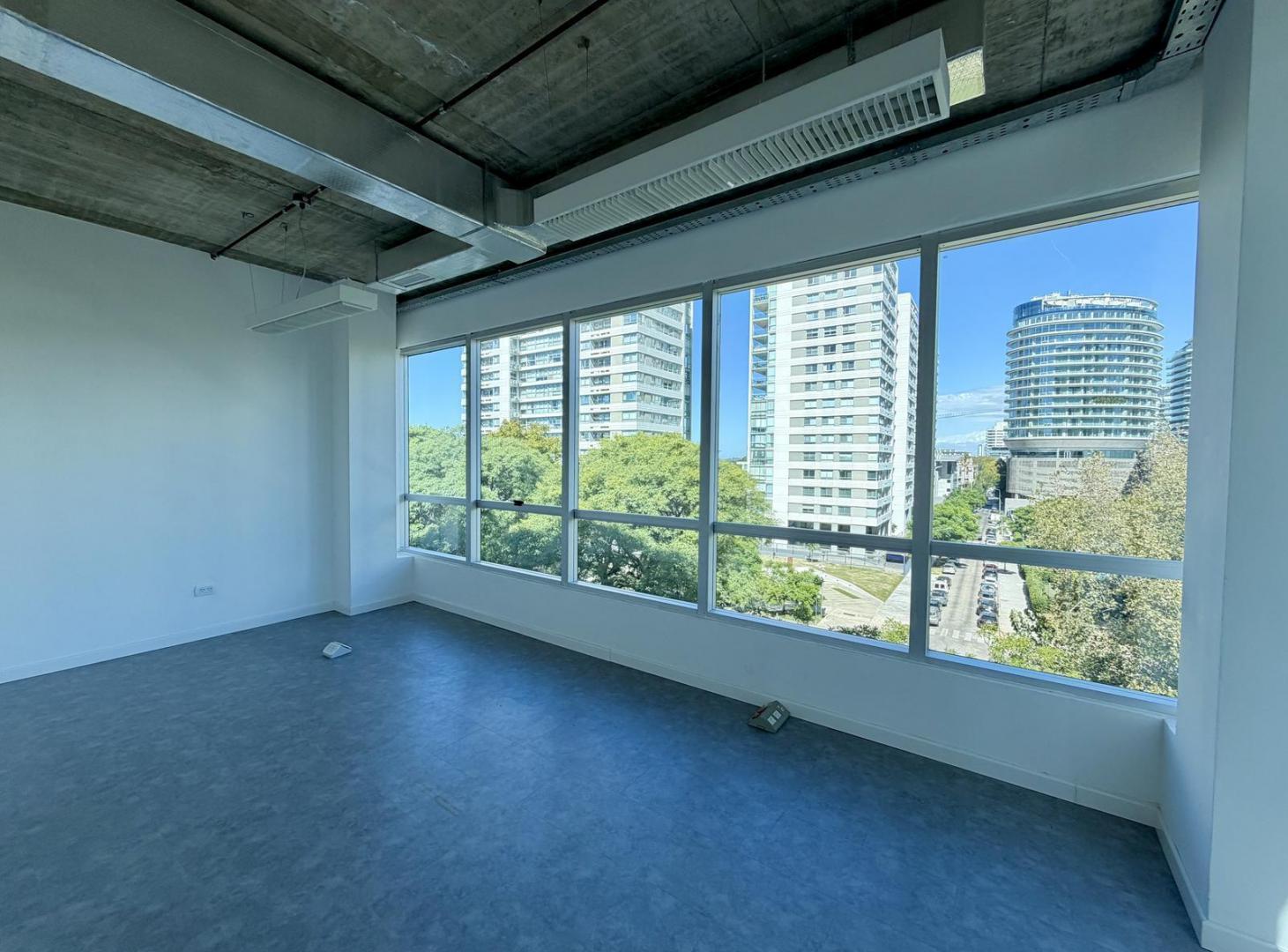 Foto de Oficina de 220m2 con 3 cocheras en edificio corporativo en alquiler, imagen 4