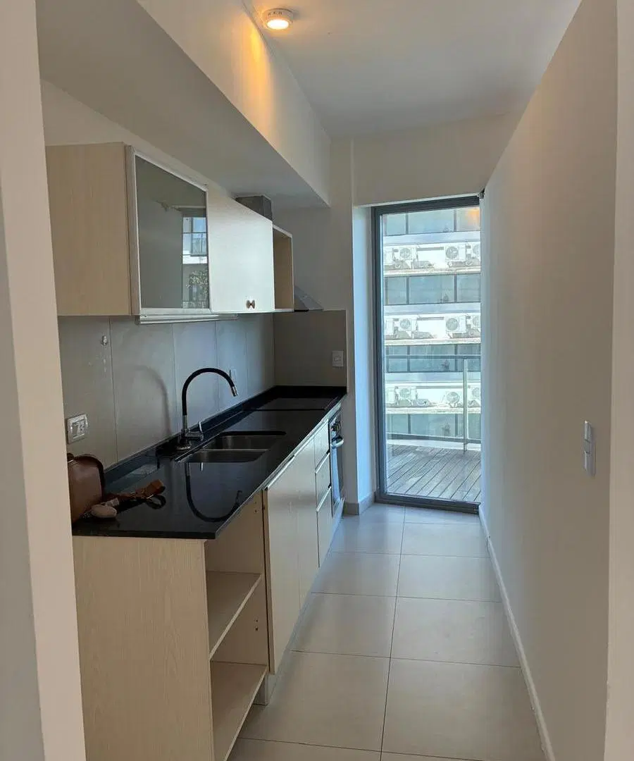 Lindísimo departamento de dos ambientes en venta con vista al Río, ubicado en el Puerto de Olivos. 3