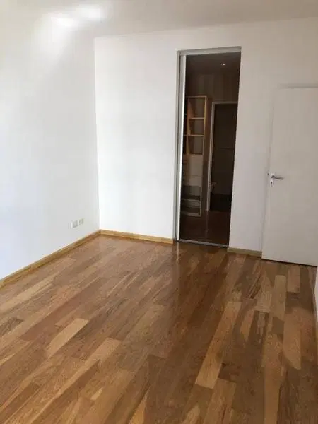 Lindísimo departamento de tres ambientes con vista al río a la venta, en el Puerto de Olivos. 5