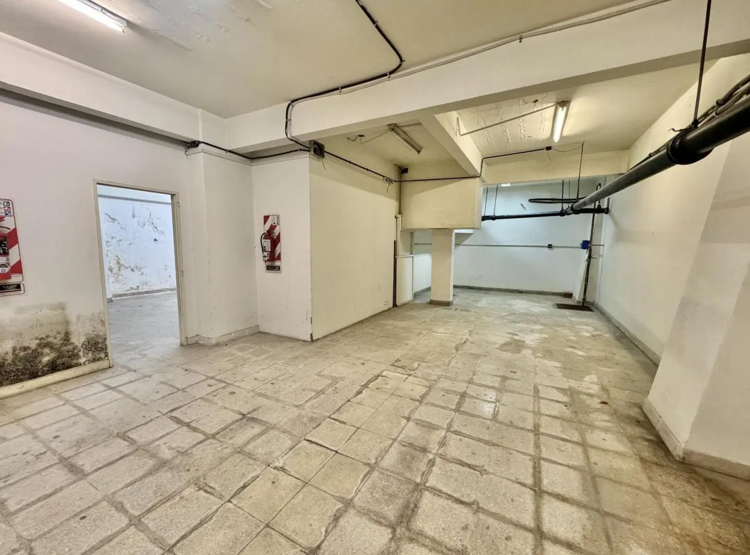 Increíble local a la calle con muy buen frente y oficinas en venta y alquiler, zona Centro. 3
