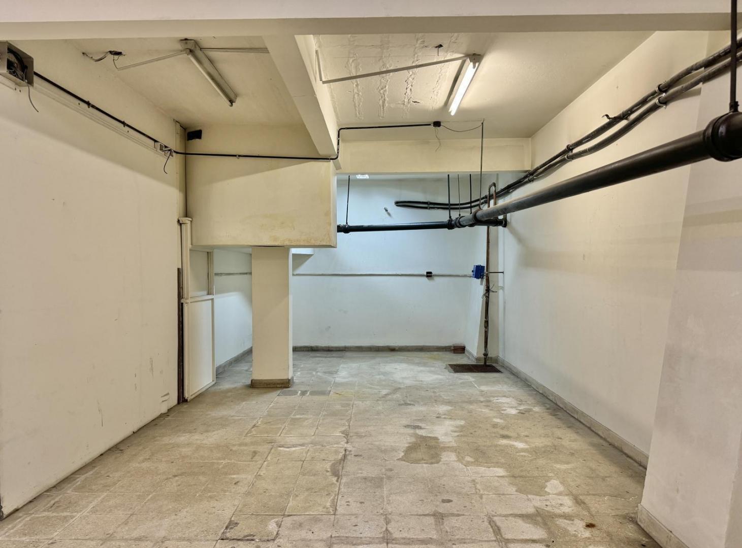 Foto de Increíble local a la calle con muy buen frente y oficinas en venta y, imagen 2