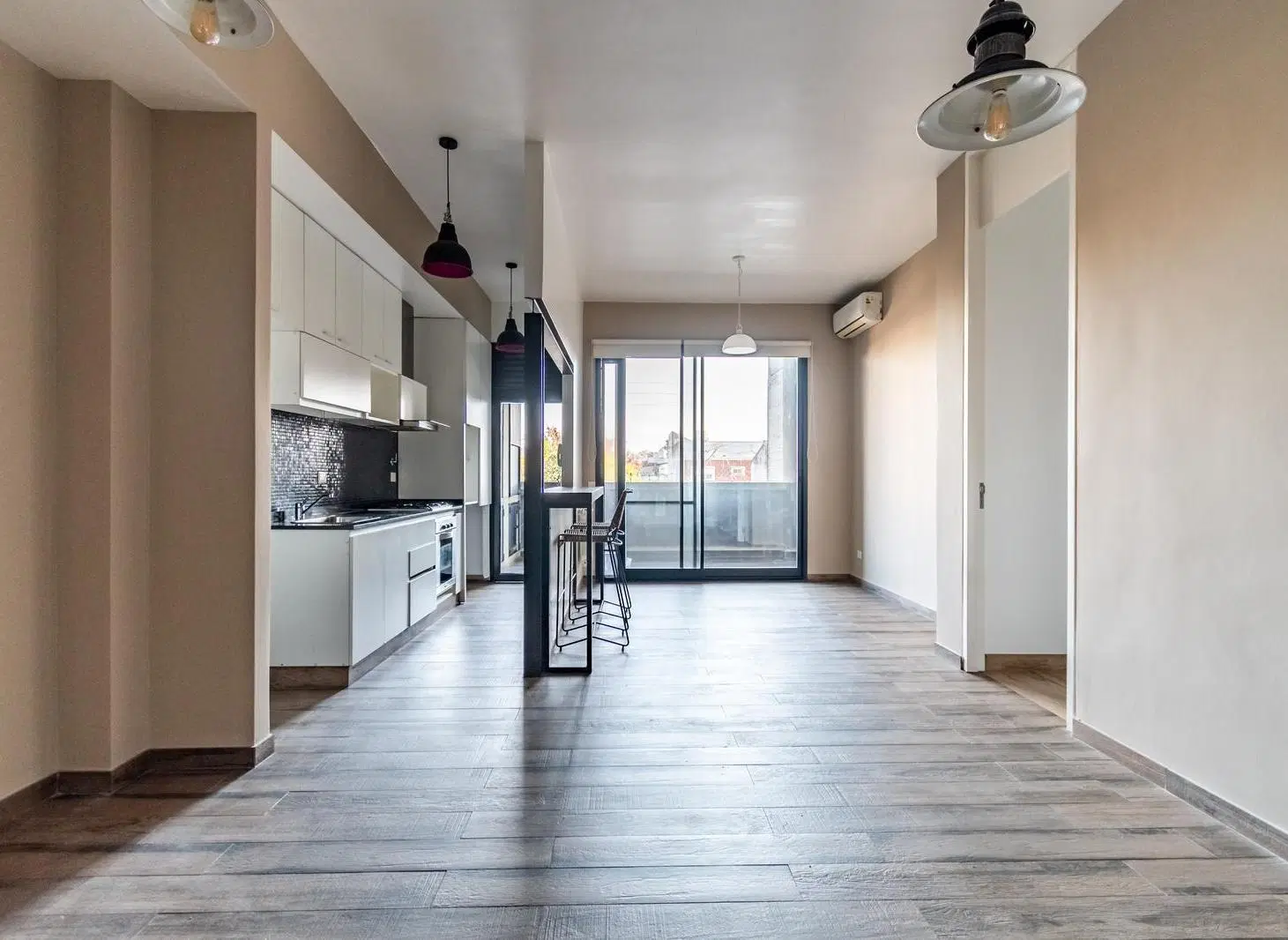 Moderno departamento en alquiler con dos cocheras y amenities en Martínez, San Isidro. 2