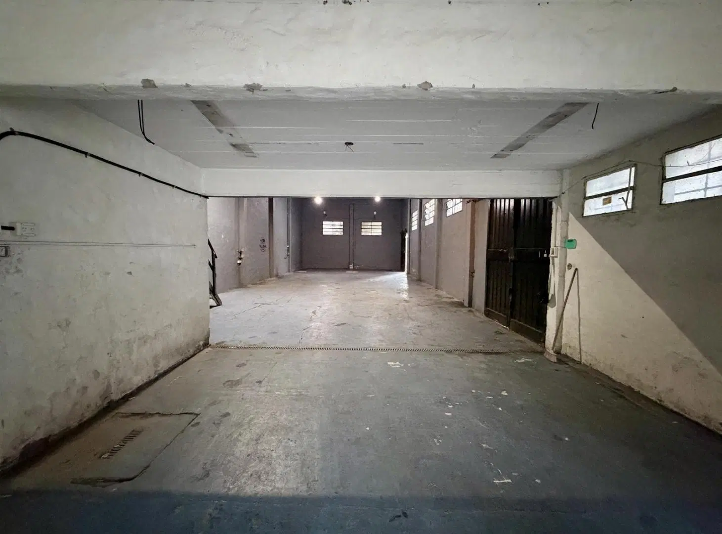 Amplio galpón / depósito sin columnas en Martínez, zona Unicenter, a metros de la Au. Panamericana. 3