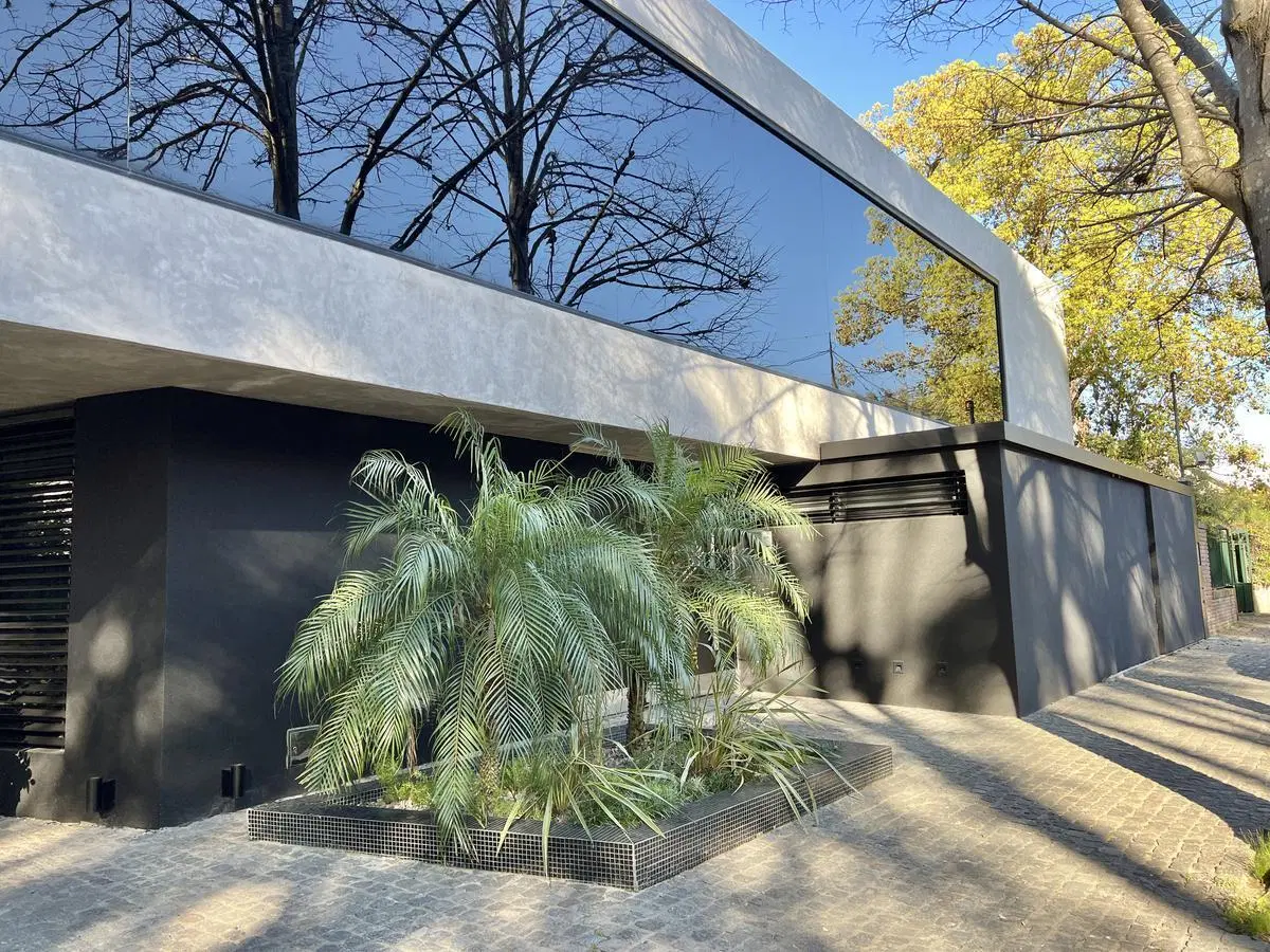 Impecable casa de diseño en venta ubicada en Martínez, San Isidro. 2
