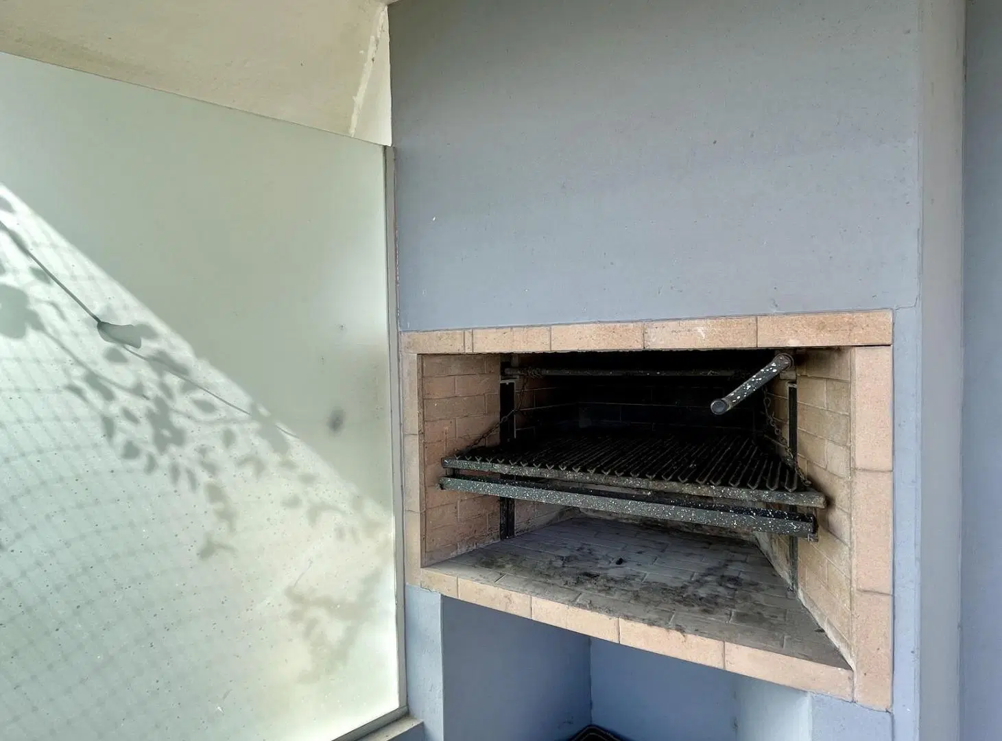 Espectacular departamento con cochera en alquiler, ubicado en la isla de Olivos. 5