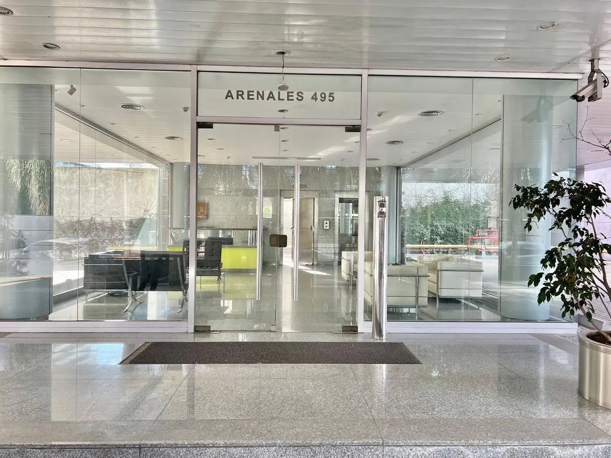 Estupendos pisos en edificio corporativo en alquiler en Vicente López, de Av. Libertador al Río. 4