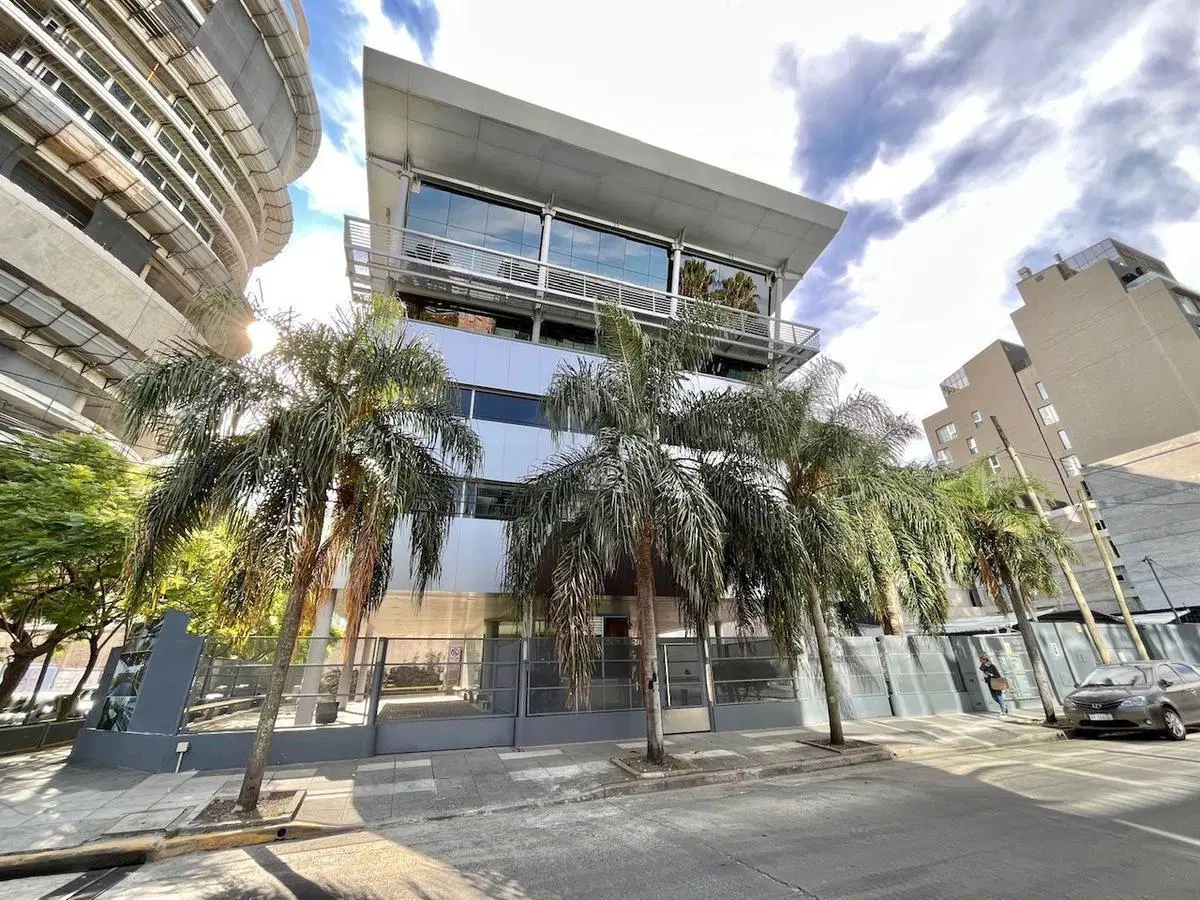 Estupendos pisos en edificio corporativo en alquiler en Vicente López, de Av. Libertador al Río. 1