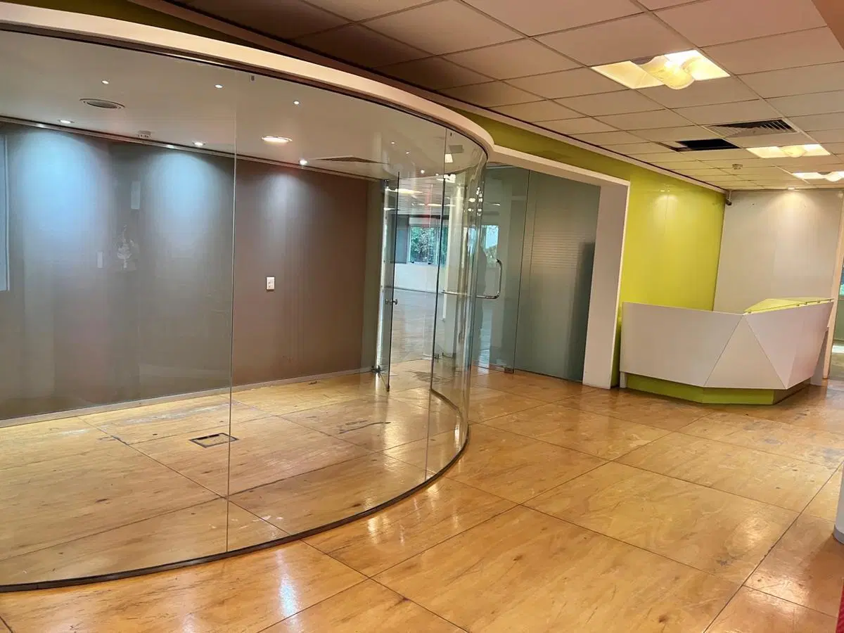 Estupendos pisos en edificio corporativo en alquiler en Vicente López, de Av. Libertador al Río. 5