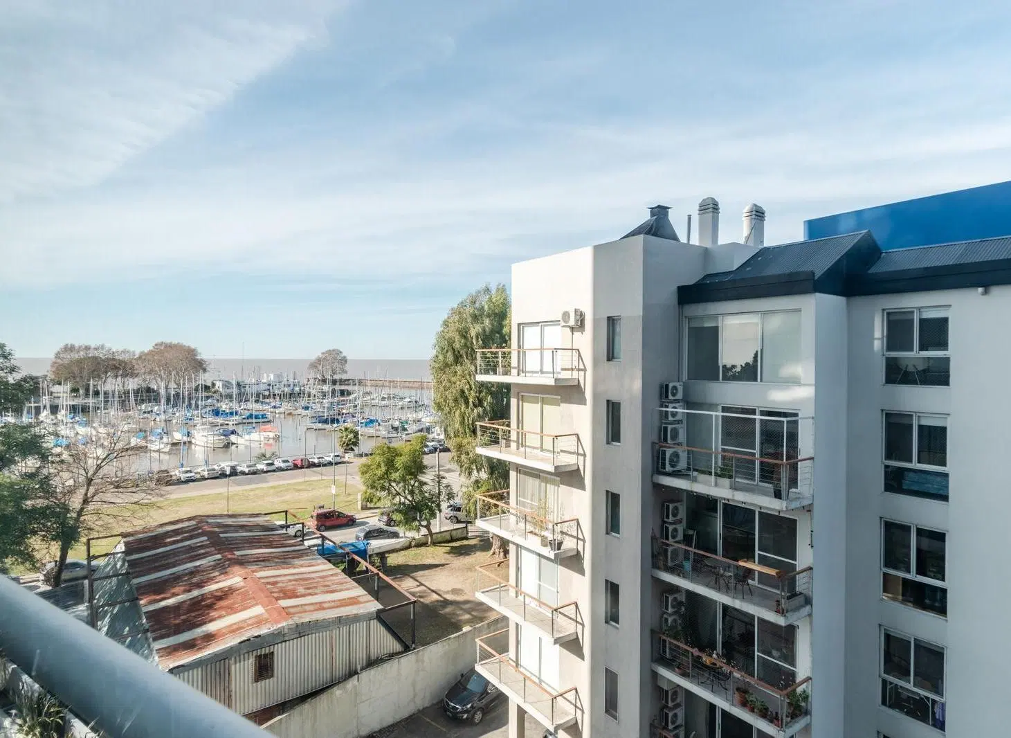 Excelente departamento de 5 ambientes en alquiler con vista al Puerto de Olivos. 8