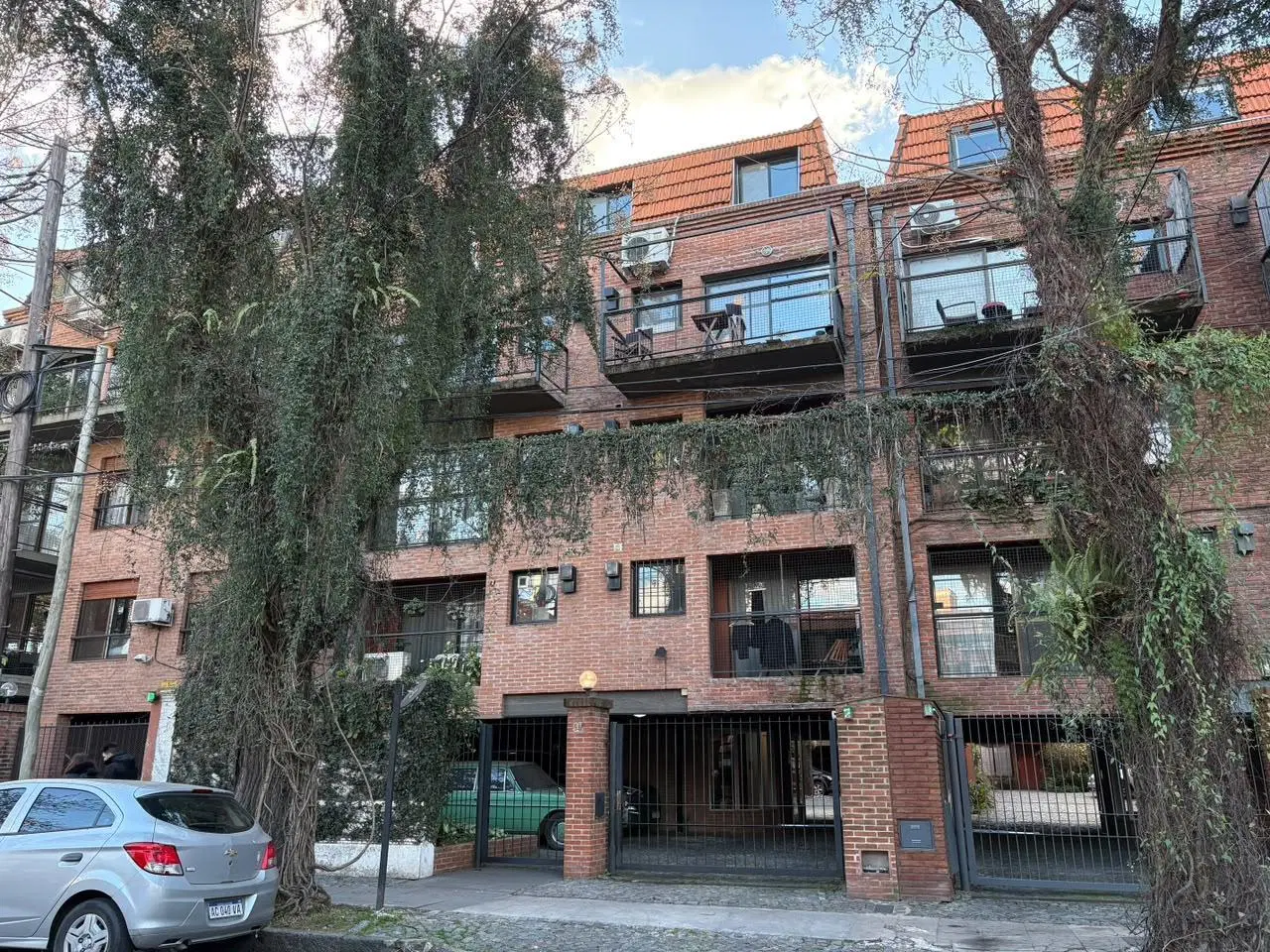 Departamento de tres ambientes con cochera en alquiler, ubicado en San Isidro. 8