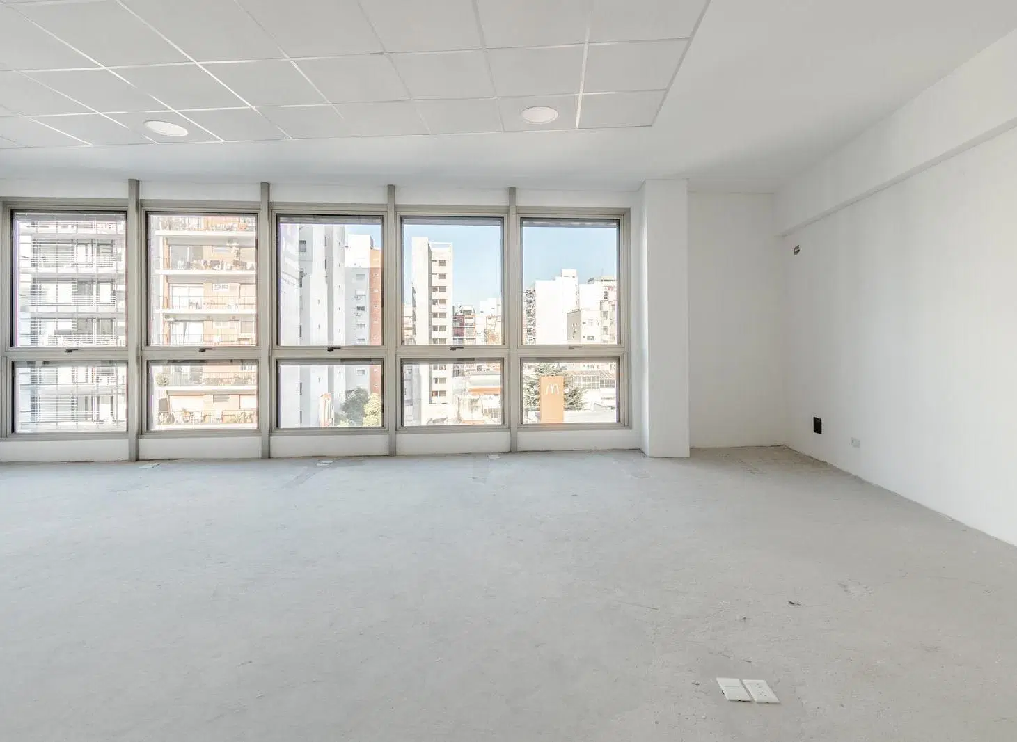 Imponente piso de oficinas en alquiler en edificio corporativo, ubicado en Palermo. 8