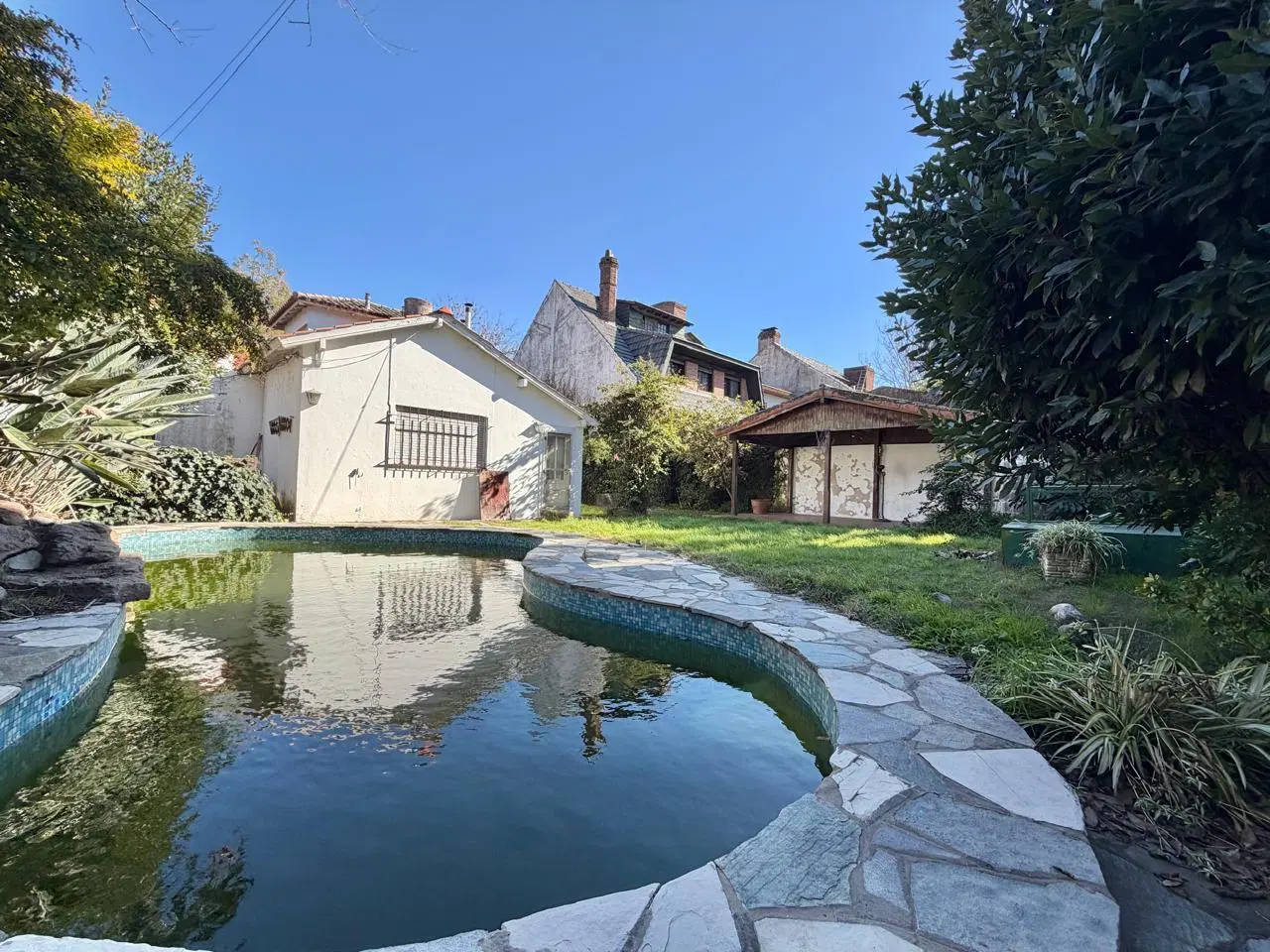 Lote en esquina de 509,46m2 a la venta en Acassuso, ubicado en zona residencial. 3