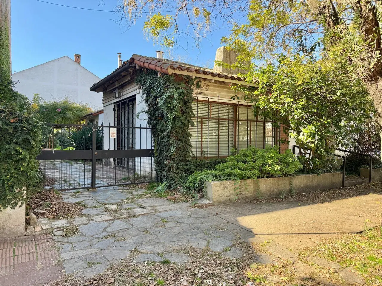 Lote en esquina de 509,46m2 a la venta en Acassuso, ubicado en zona residencial. 2