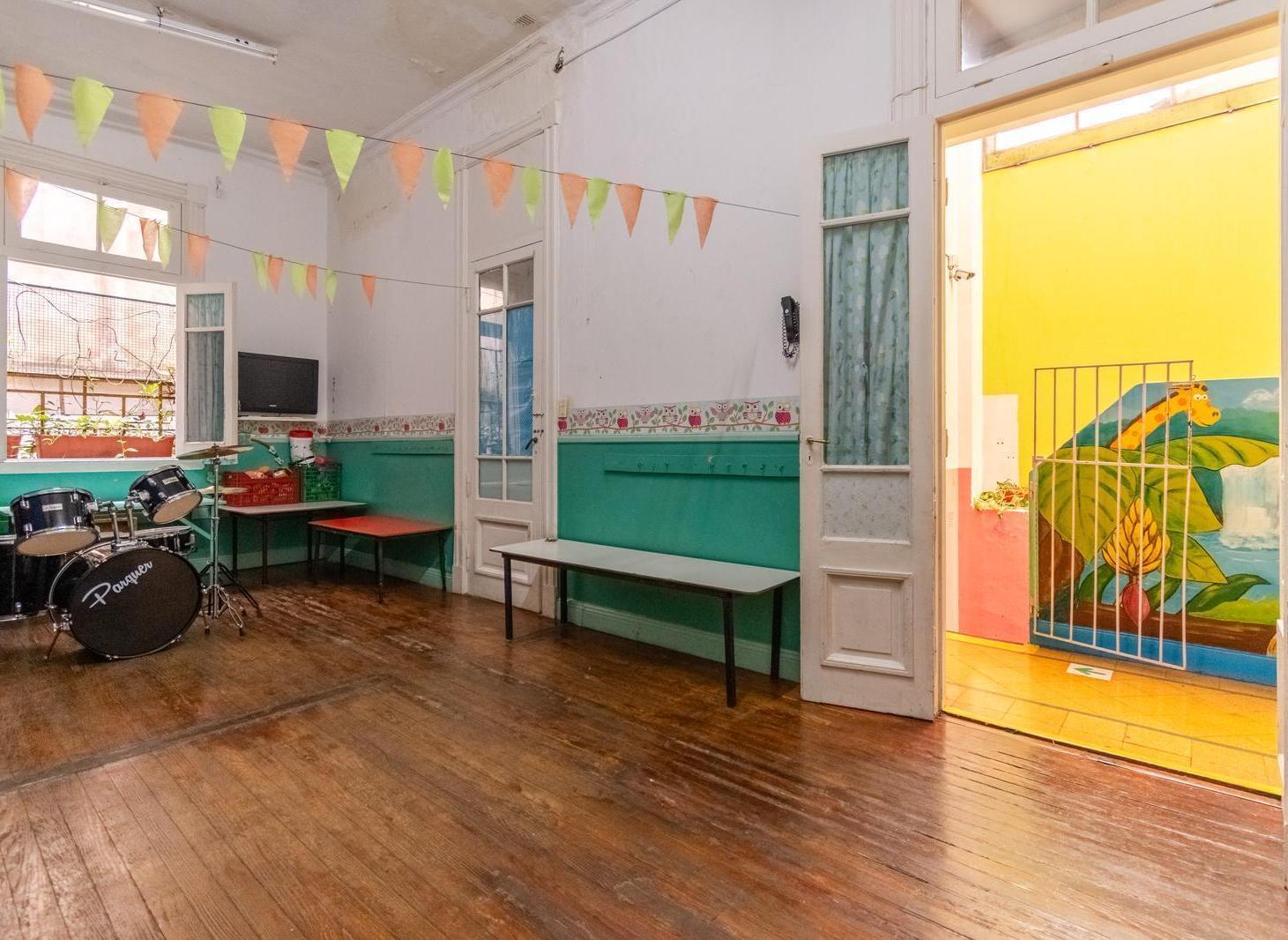 Foto de Gran inmueble comercial en alquiler ubicado en San Nicolás sobre calle, imagen 1