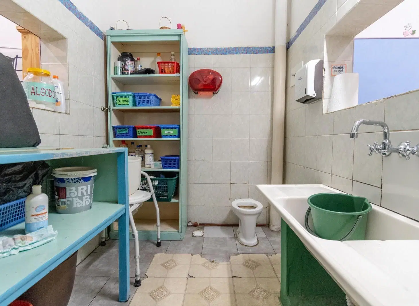 Gran inmueble comercial en alquiler ubicado en San Nicolás sobre calle súper transitada. 8