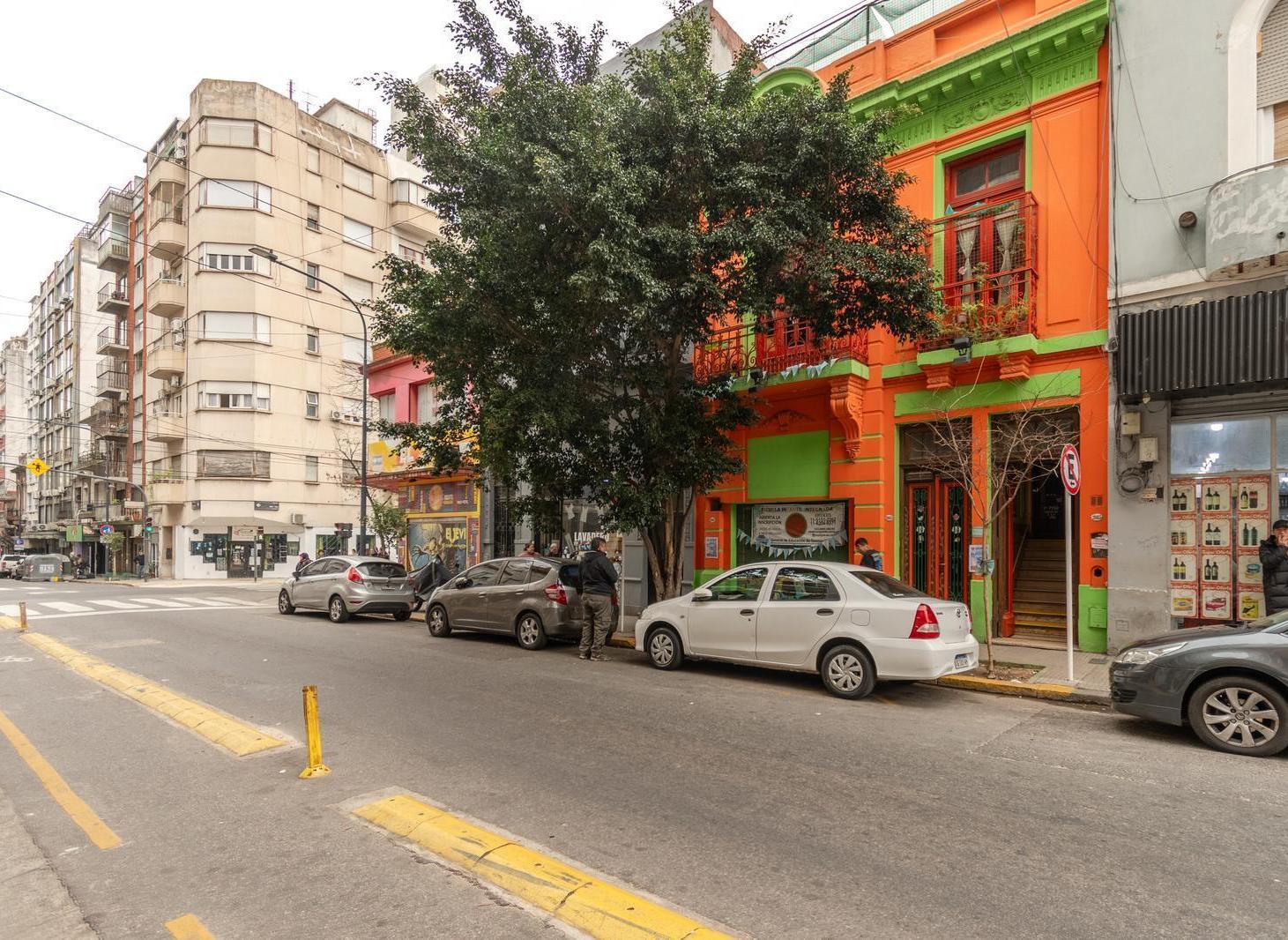 Foto de Gran inmueble comercial en alquiler ubicado en San Nicolás sobre calle, imagen 2