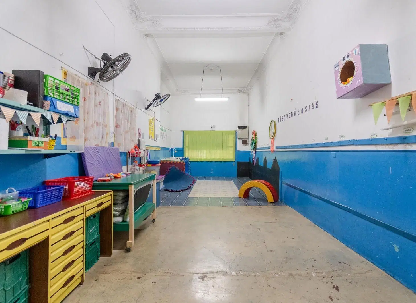 Gran inmueble comercial en alquiler ubicado en San Nicolás sobre calle súper transitada. 3