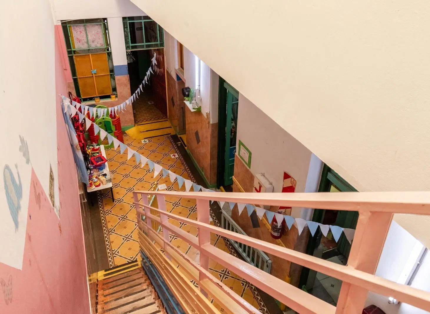 Gran inmueble comercial en alquiler ubicado en Barrio Norte sobre calle súper transitada. 8
