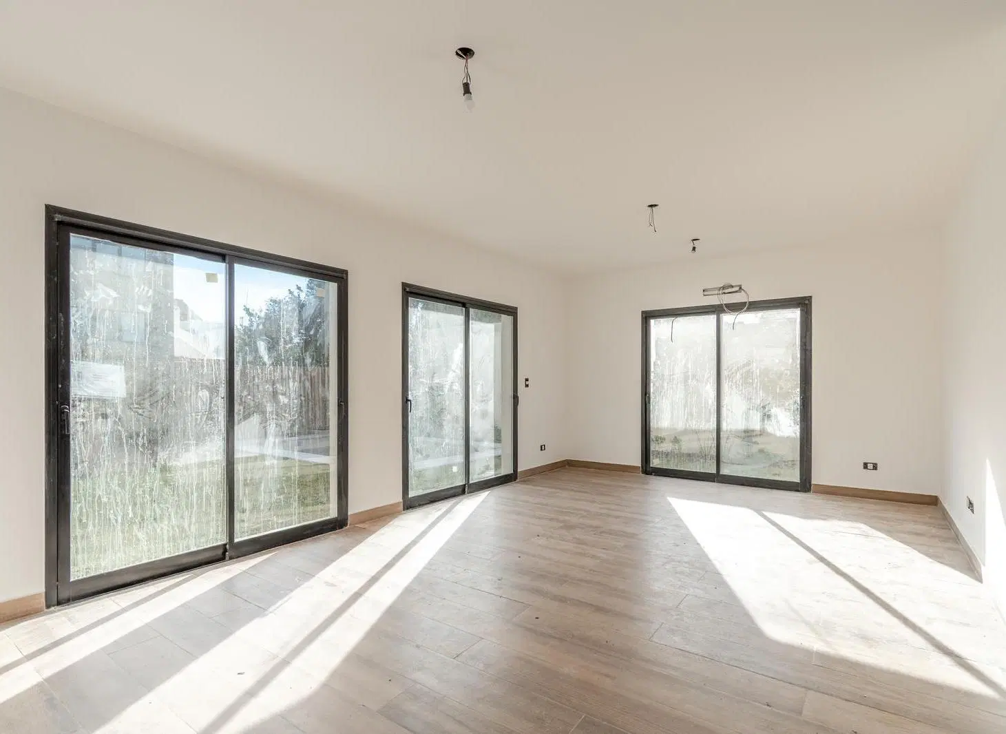 Casa en venta a estrenar con jardín y piscina en Beccar, San Isidro. 2
