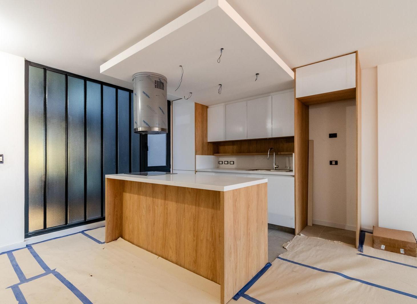 Foto de Departamento a estrenar en venta con cochera y balcón, ubicado en Acassuso frente al CASI., imagen 5
