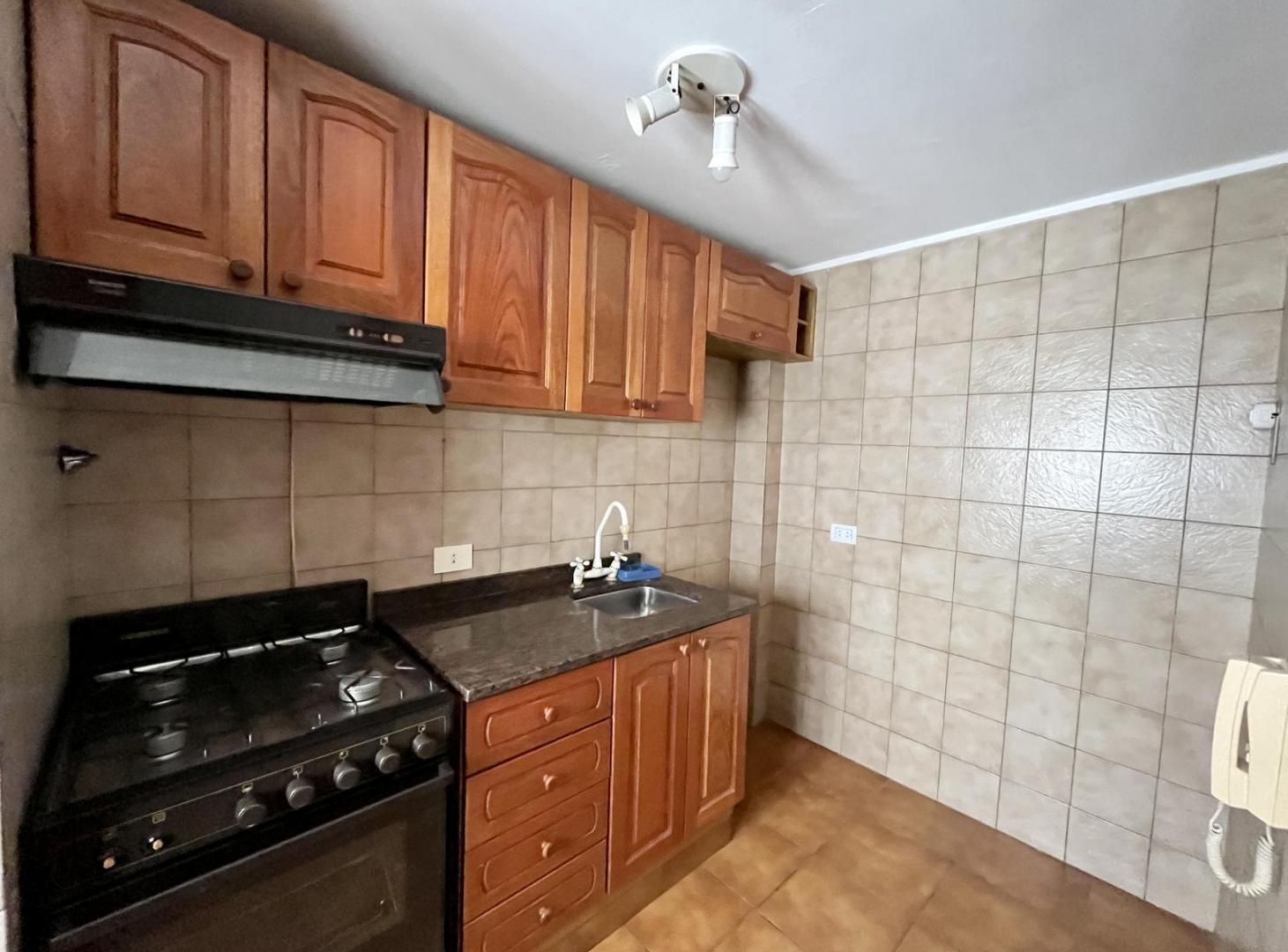 Foto de Cómodo departamento con cochera y baulera a metros de la estación del, imagen 2