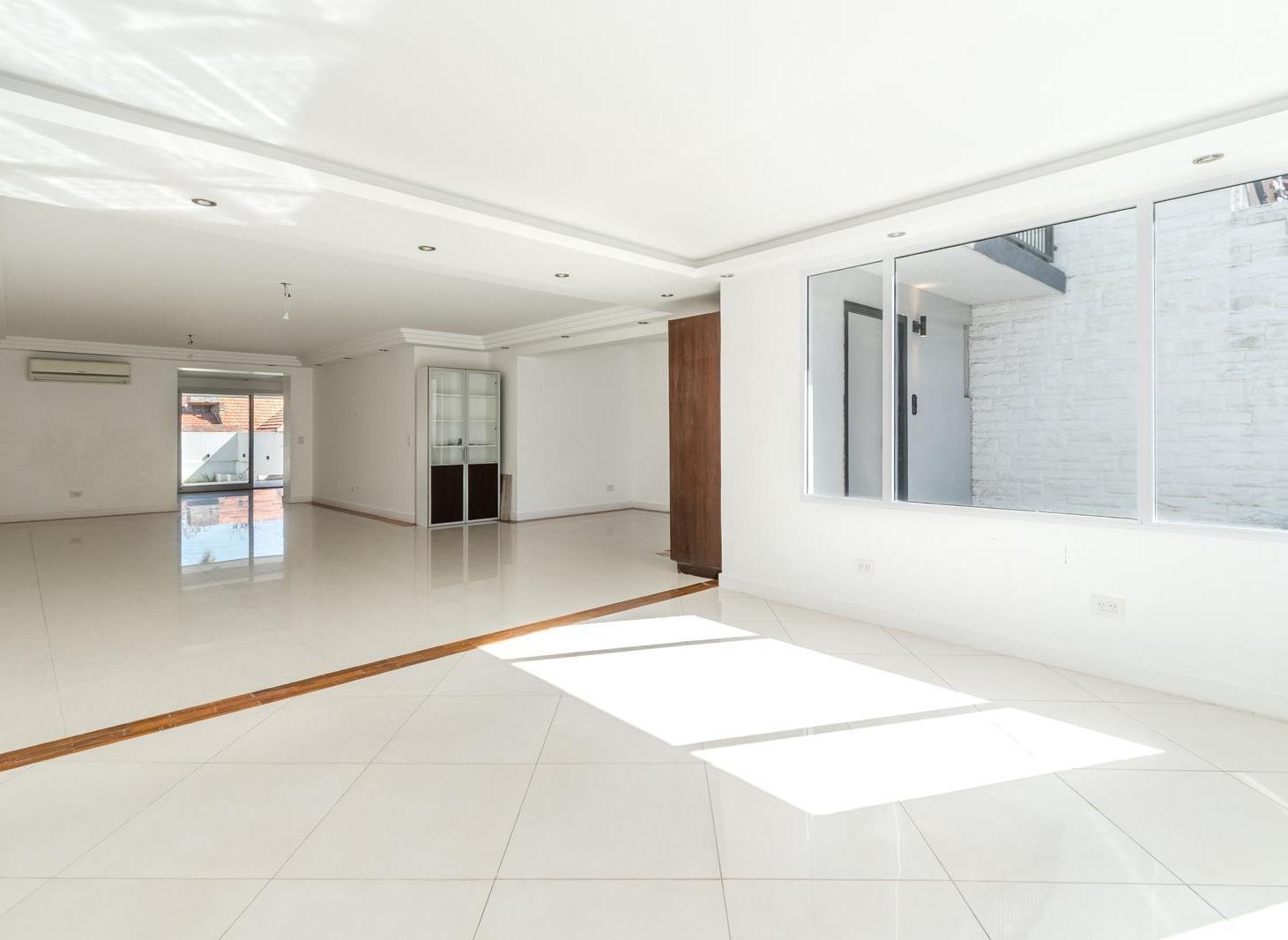Foto de Amplia casa en venta ubicada en Martínez, con jardín y piscina., imagen 3