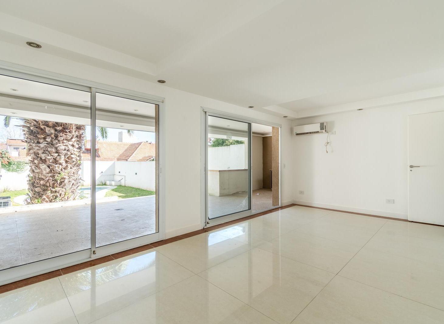 Foto de Amplia casa en venta ubicada en Martínez, con jardín y piscina., imagen 4