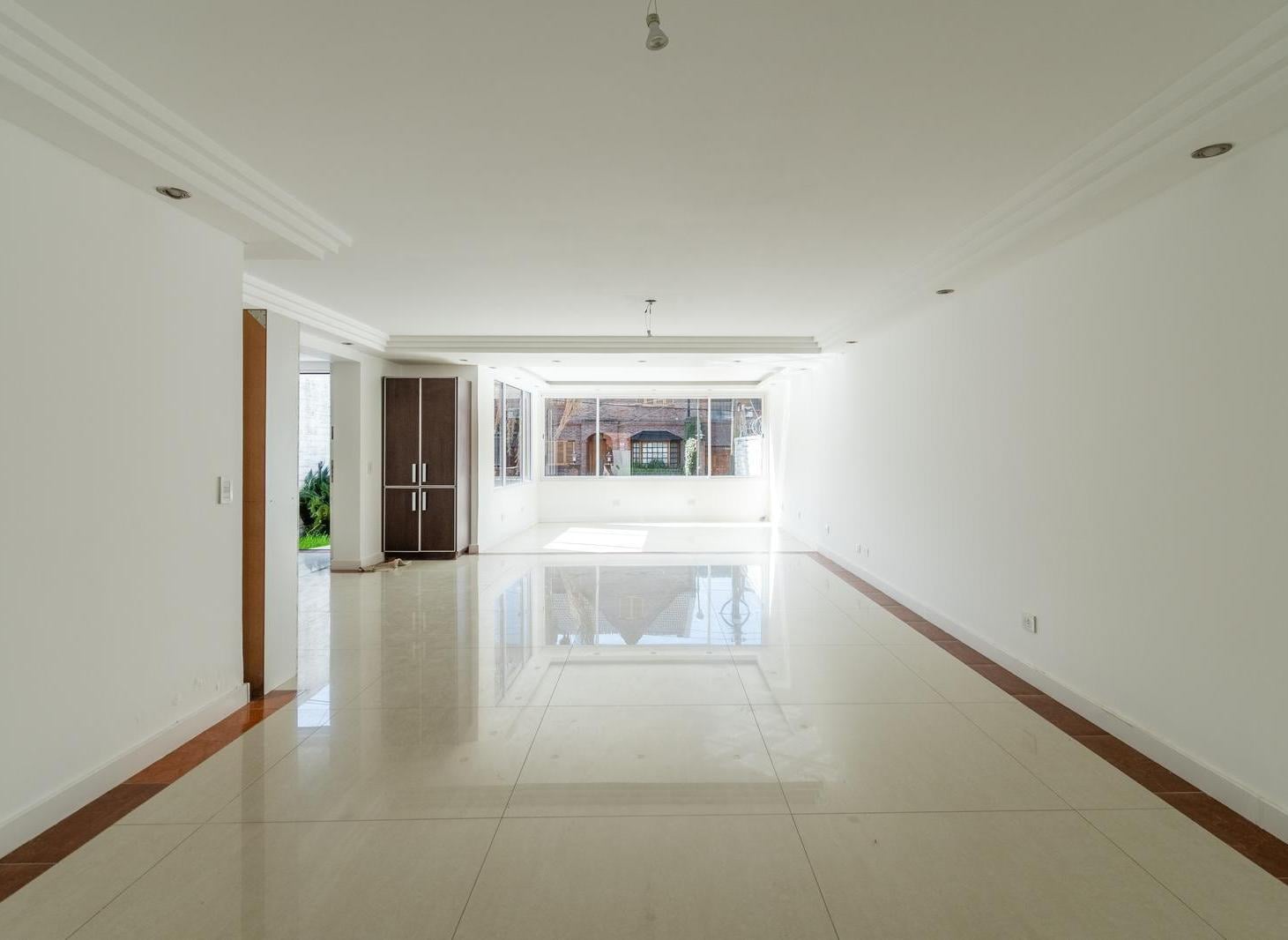 Foto de Amplia casa en venta ubicada en Martínez, con jardín y piscina., imagen 1