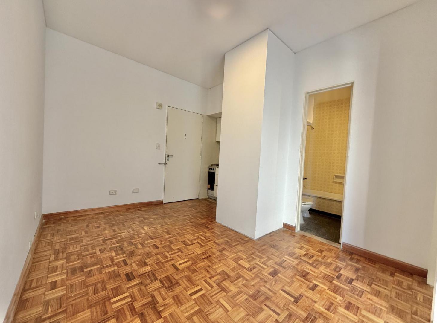 Foto de Ideal inversión! Oficina de dos ambientes en venta y alquiler ubicada, imagen 3