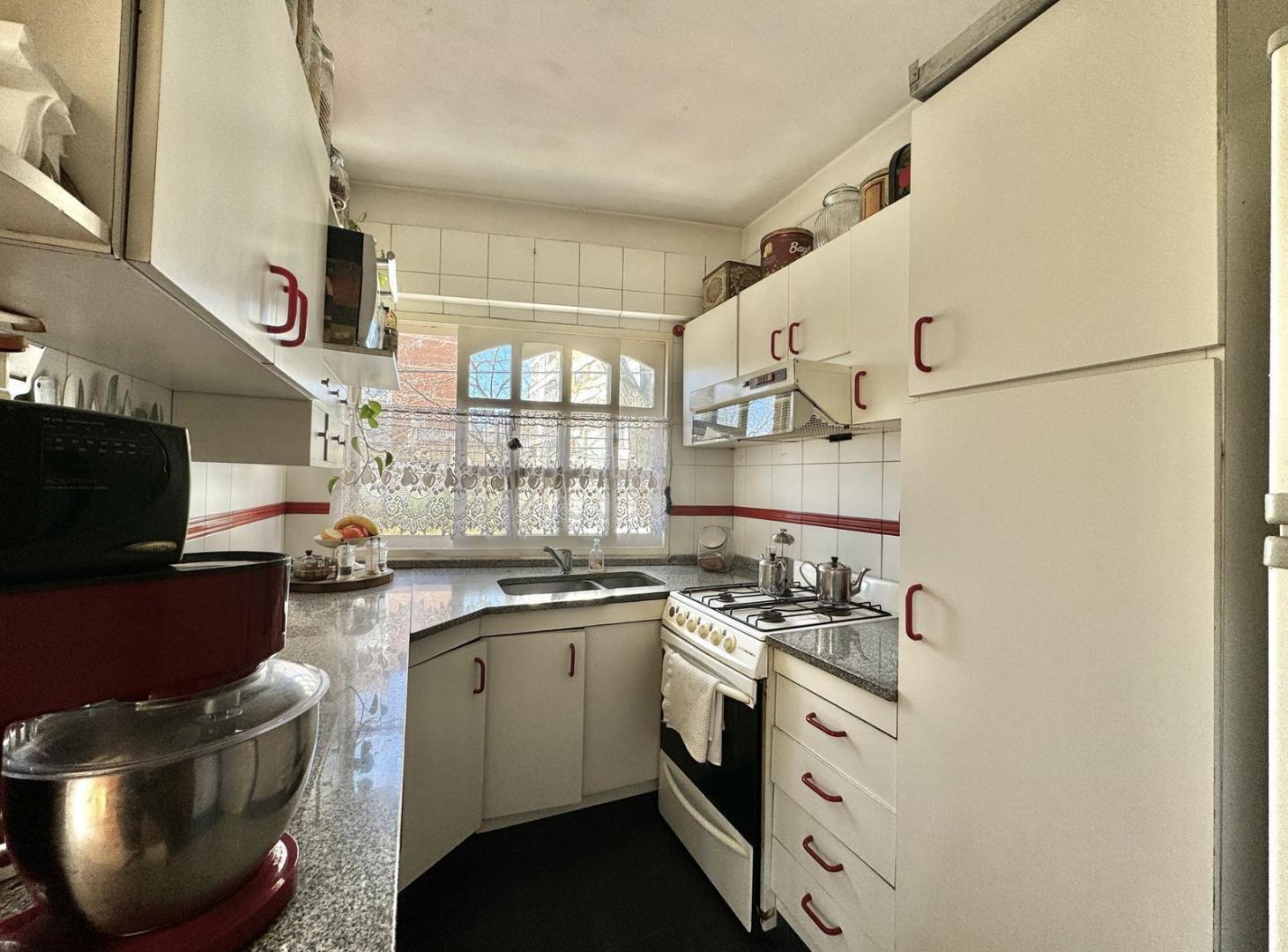 Foto de Encantador departamento de 4 ambientes en venta con cochera y gran, imagen 5