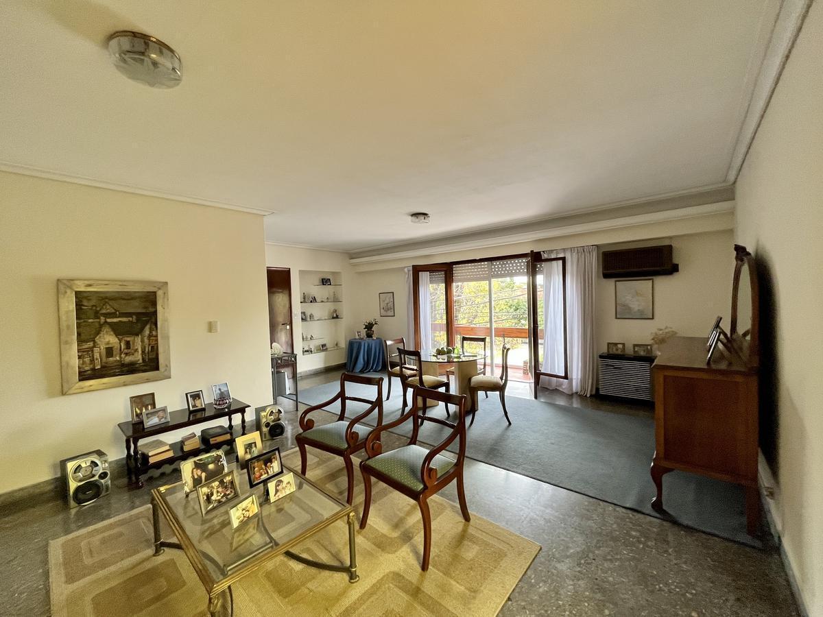 Foto de Espectacular PH en venta, 5 amb. con gran jardín y varias cocheras, en, imagen 1