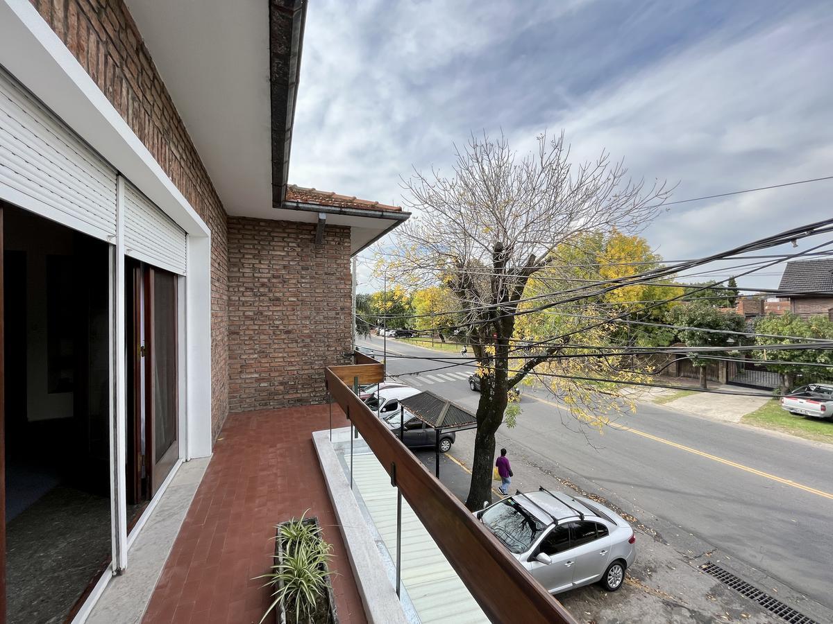 Foto de Espectacular PH en venta, 5 amb. con gran jardín y varias cocheras, en, imagen 4