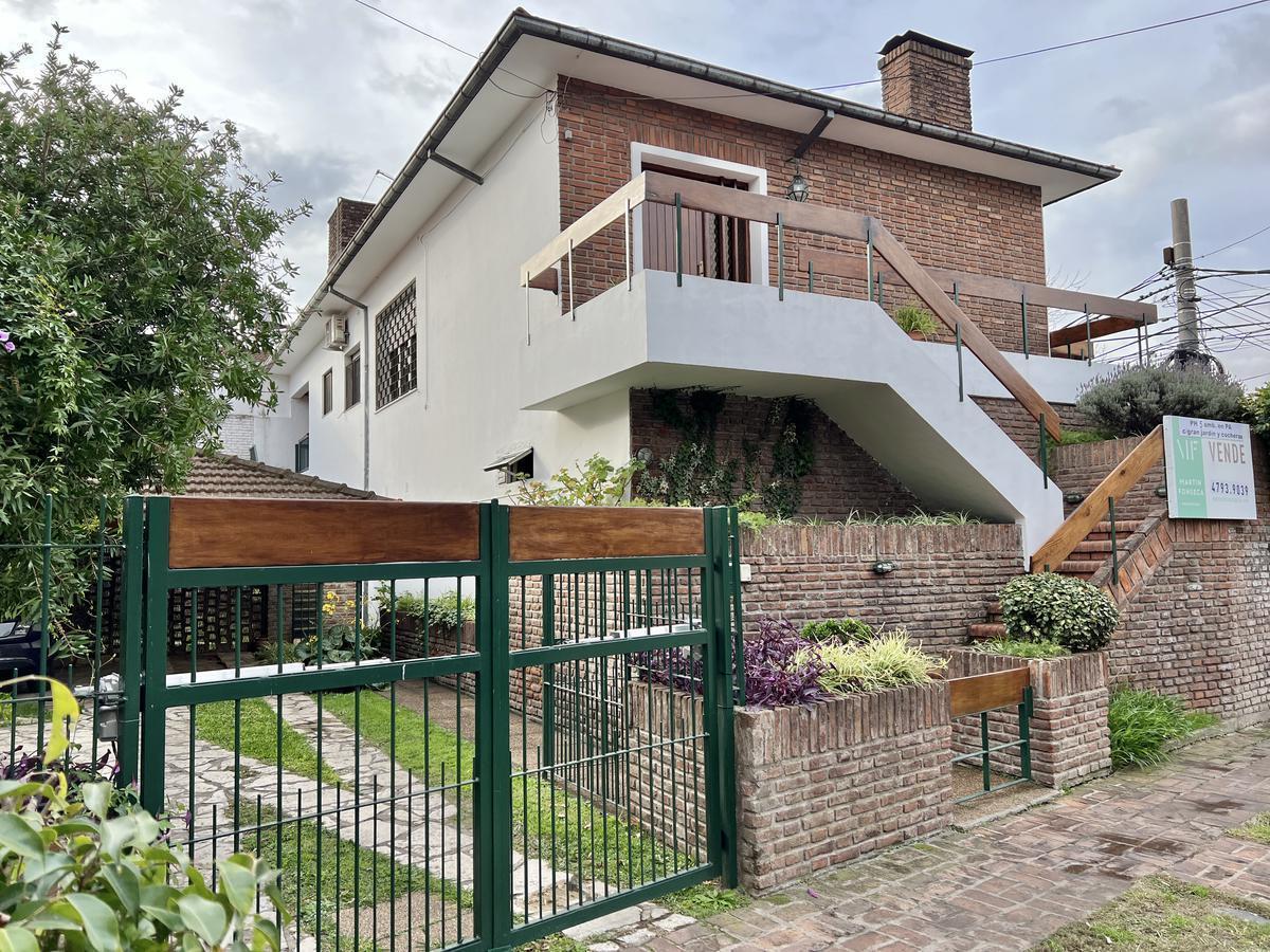 Foto de Espectacular PH en venta, 5 amb. con gran jardín y varias cocheras, en, imagen 3