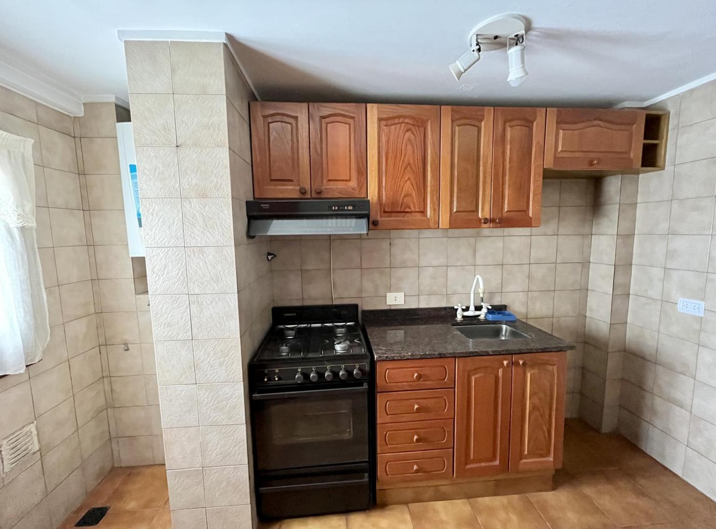 Foto de Cómodo departamento con cochera y baulera a metros de la estación del, imagen 2