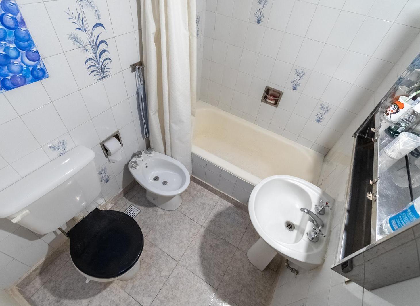 Foto de Simpático PH en venta con jardín a media cuadra de la Av. Santa Fe, en, imagen 2