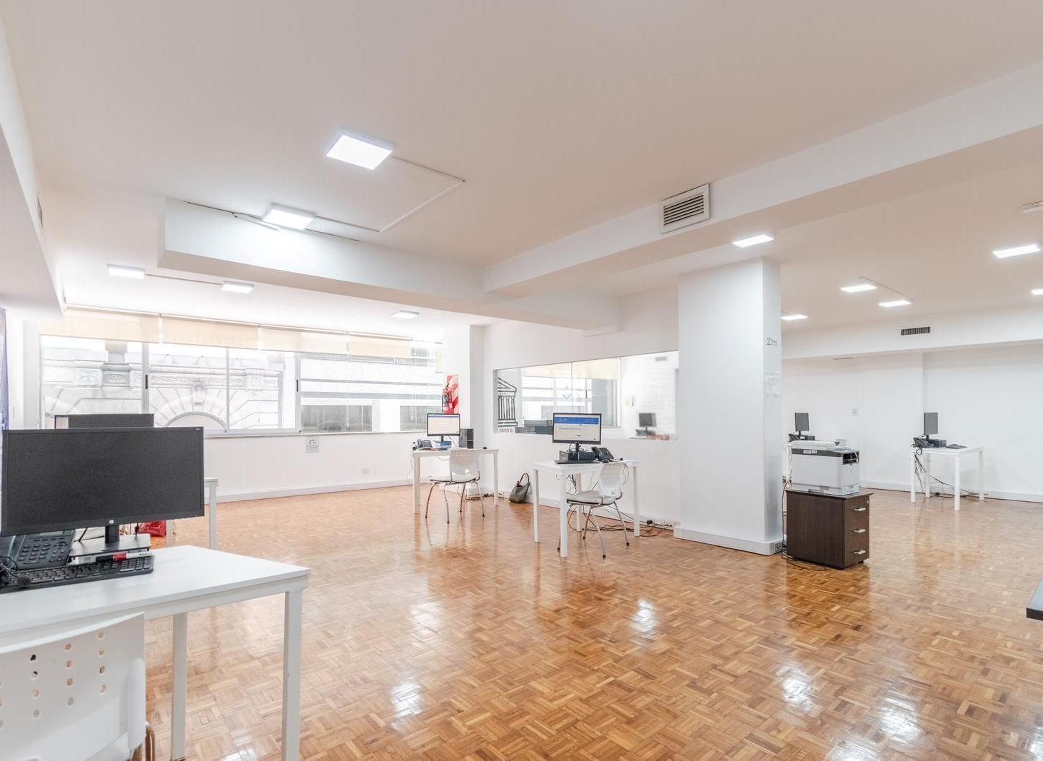 Foto de Importante piso de oficina de 300m2 en excelente estado en venta con, imagen 4