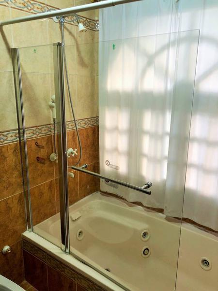 Foto de Casa en alquiler con todas las comodidades, cochera, jardín y piscina, imagen 3