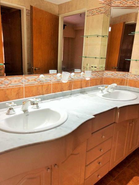 Foto de Casa en alquiler con todas las comodidades, cochera, jardín y piscina, imagen 2