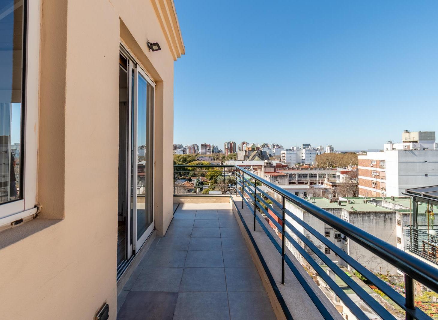 Foto de Simpático departamento, dos ambientes en dúplex, con balcón y cochera, imagen 4