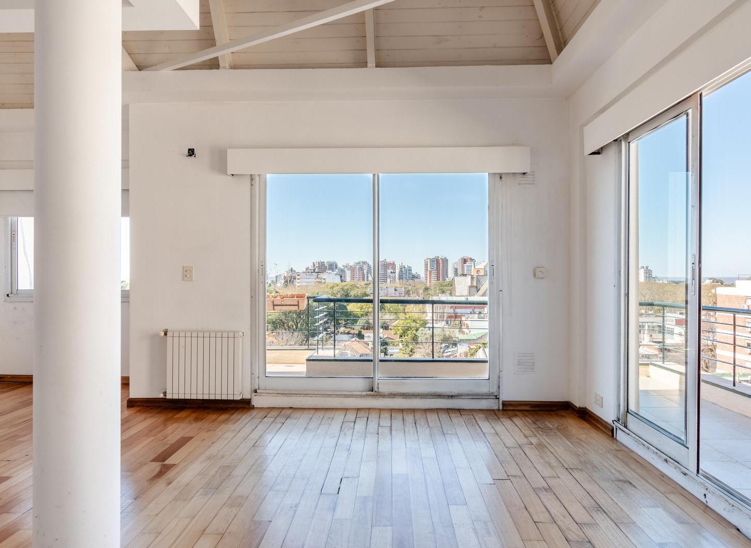 Foto de Simpático departamento, dos ambientes en dúplex, con balcón y cochera, imagen 3