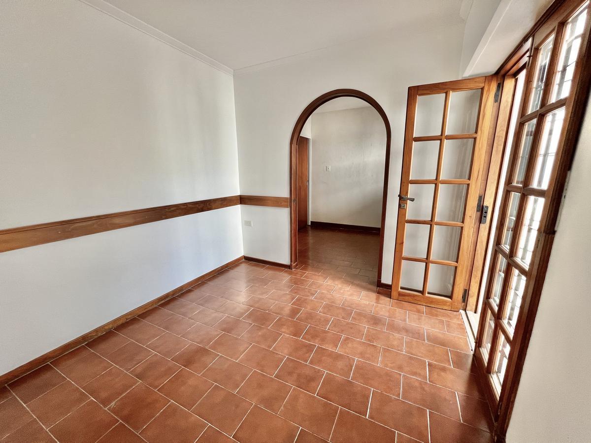Foto de Impecable casa en una planta con jardín y terraza en alquiler, ubicada, imagen 3