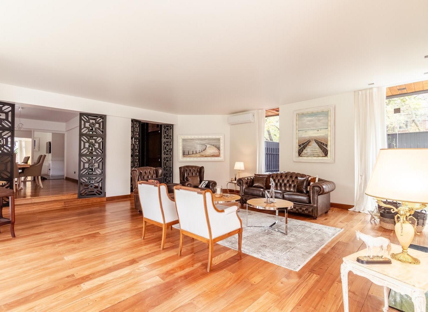 Foto de Distinguida casa en venta ubicada en el exclusivo sector de Av, imagen 1