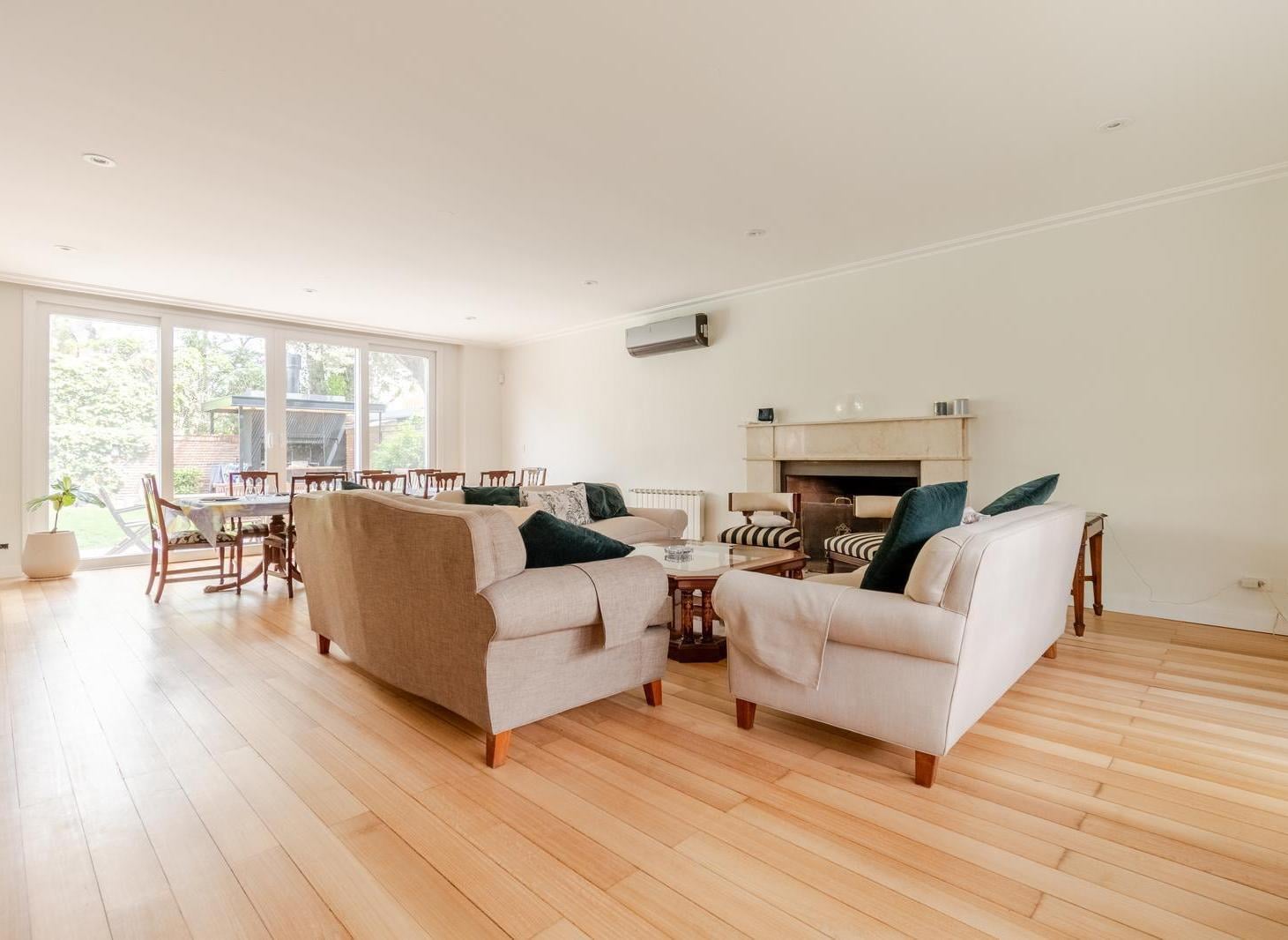 Foto de Imponente casa en venta con jardín y piscina en una de las mejores, imagen 2