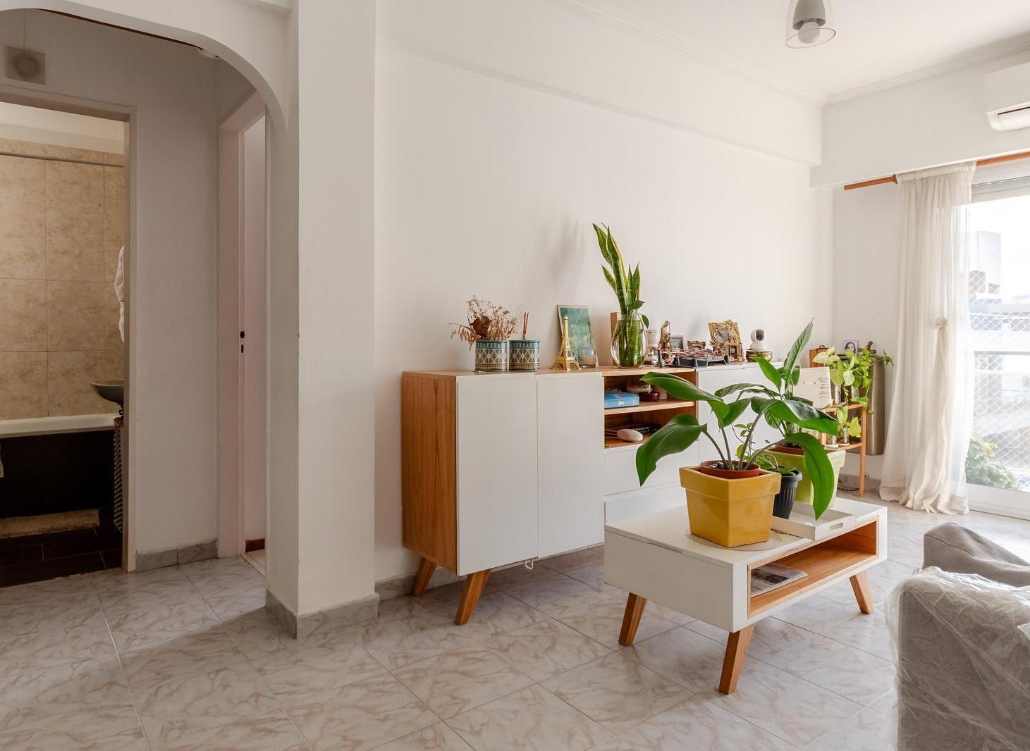 Foto de Luminoso departamento en venta con balcón y cochera cubierta en, imagen 5