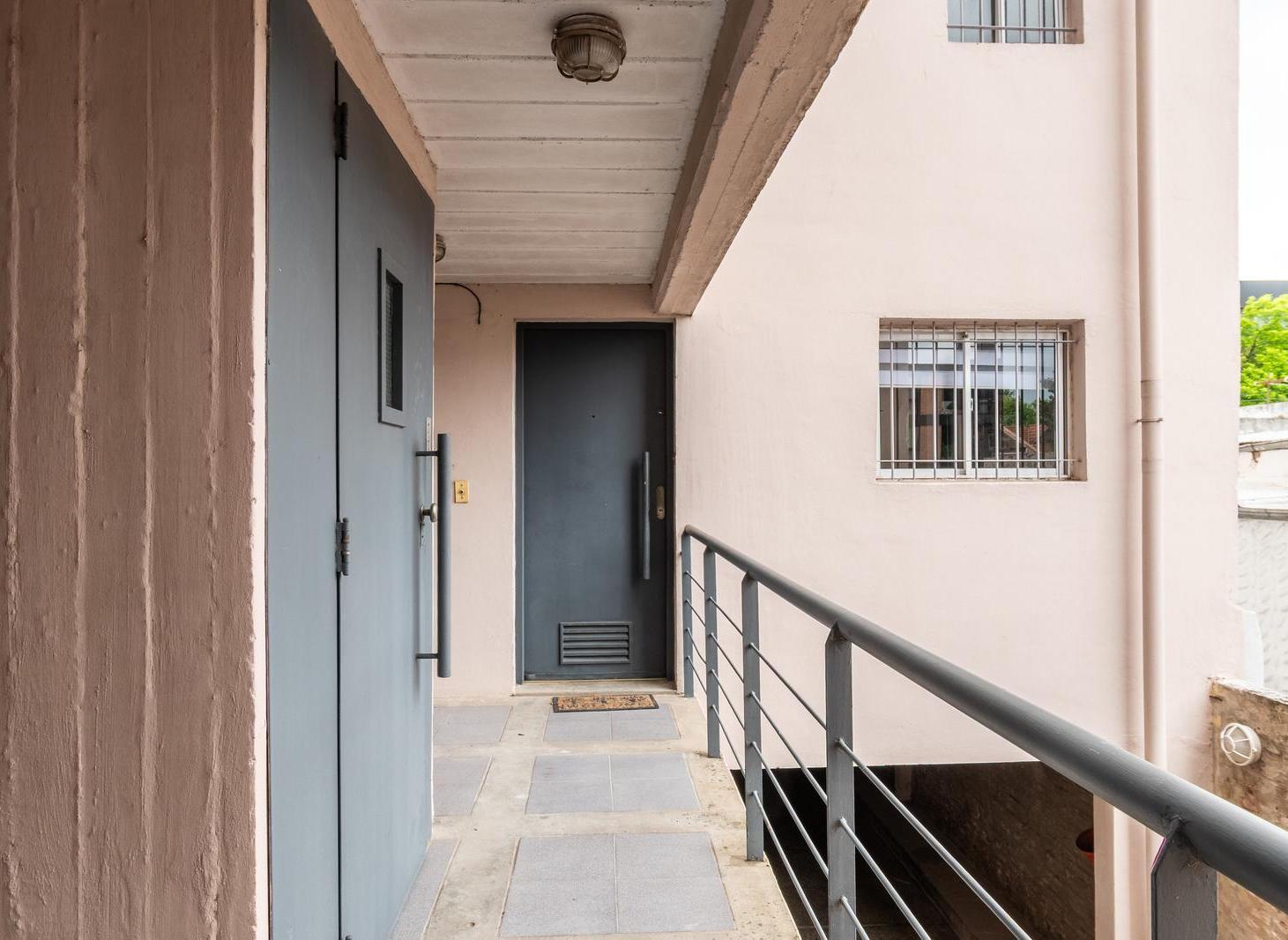 Foto de Departamento en duplex con balcón y cochera cubierta en alquiler, imagen 1