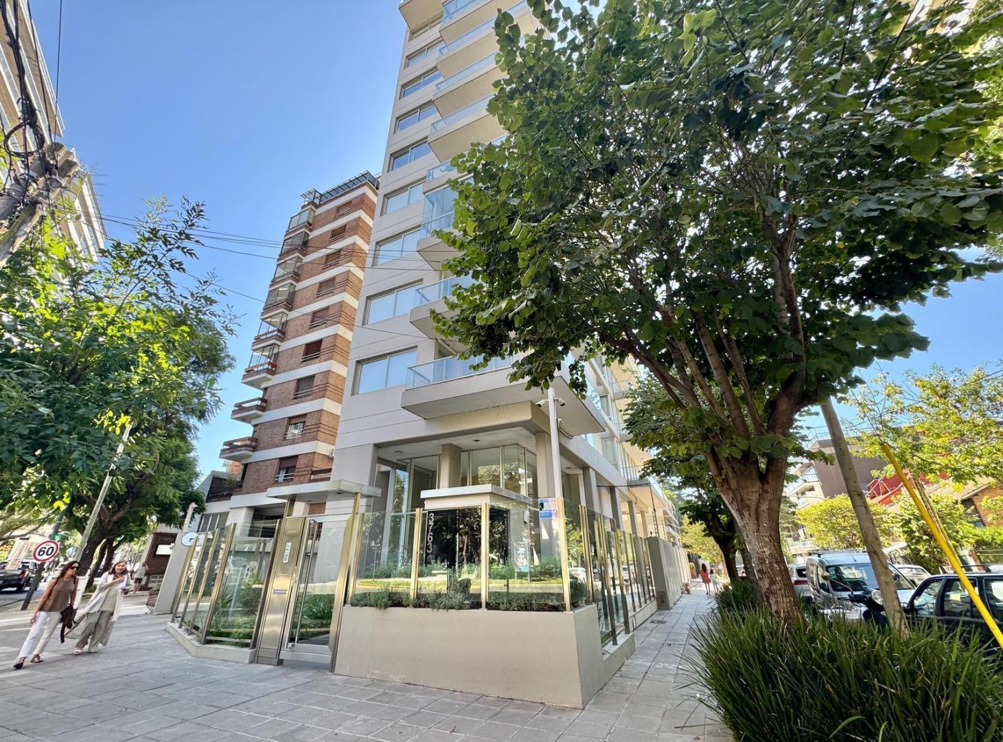 Foto de Departamento en venta en La Lucila Plaza, sobre Av. Libertador con, imagen 2