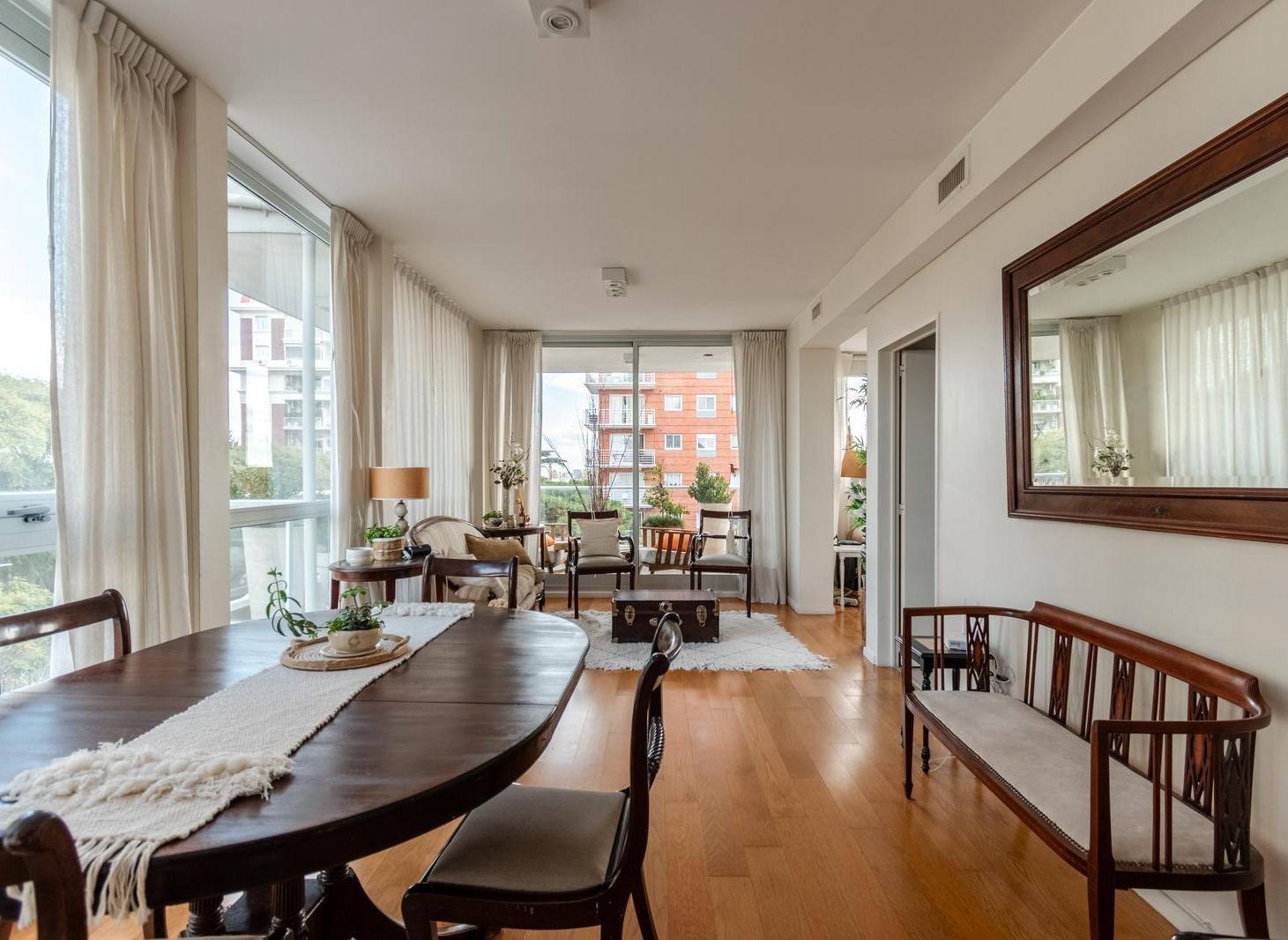 Foto de Departamento en venta en La Lucila Plaza, sobre Av. Libertador con, imagen 1