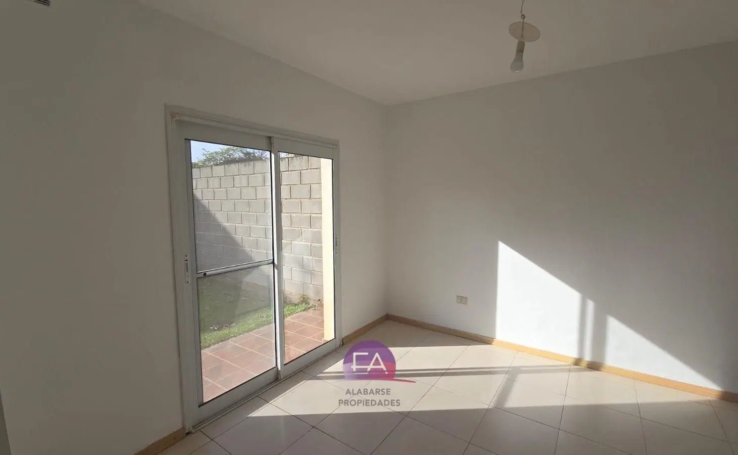 ALQUILER 3 DORMITORIOS LACATALINA (SEGURIDAD) 3