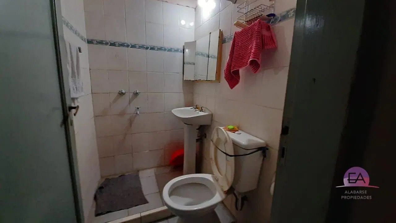 Casa 2 dorm + Cochera + 3 Monoambientes Ideal inversion 8
