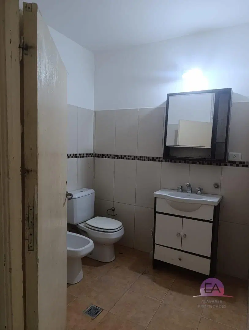 VENTA GALPON con 1 depto. en zona Alta Córdoba 2